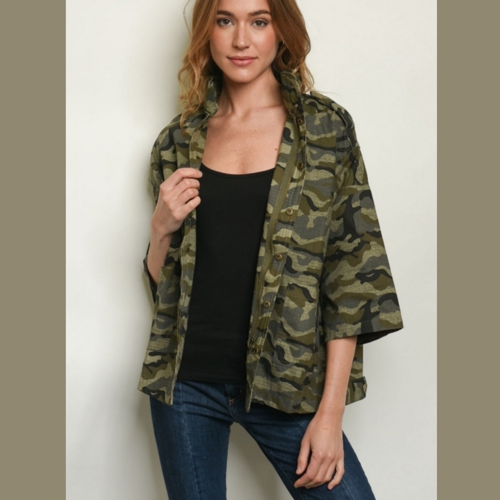 🌴CAMOUFLAGE JACKET🌴 - Picture 1 of 3
